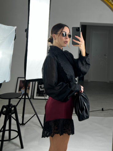shorts in pizzo bordeaux