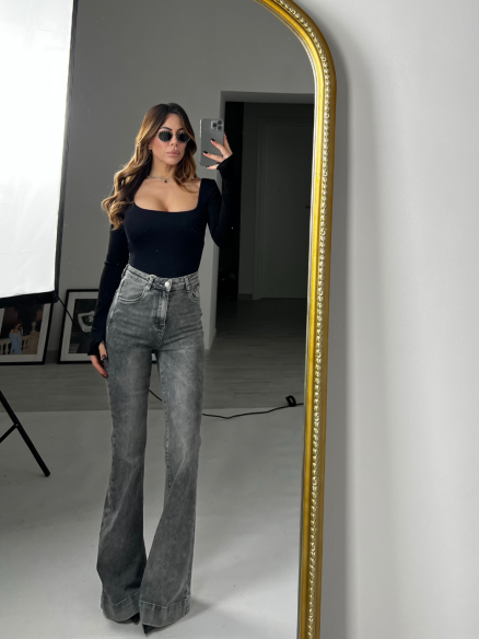 Jeans zampa grigio Jeans zampa grigio