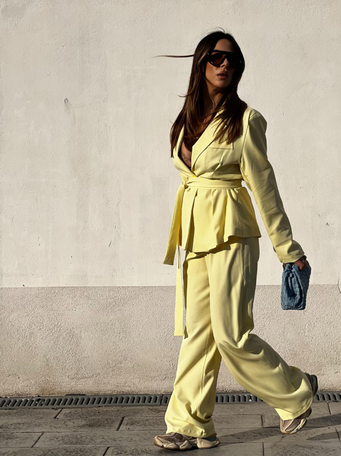 Tailleur Singapore giallo