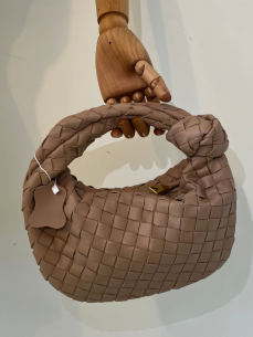 Borsa Lara 2