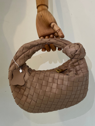 Borsa Lara