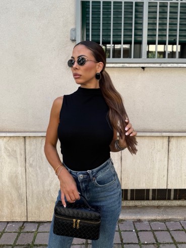 Top giromanica nero