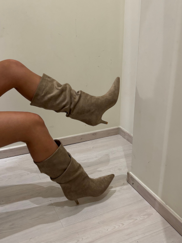 Stivali suede beige bassi