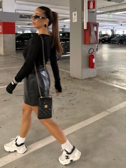 T-shirt Natasha nera