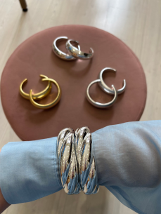 Coppia di bracciali bombati