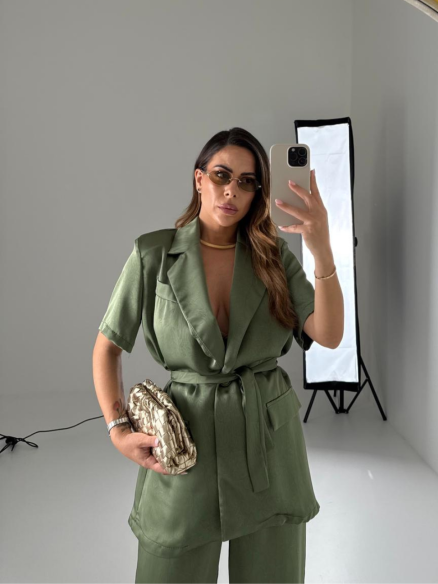 Tailleur satin Amyna oliva