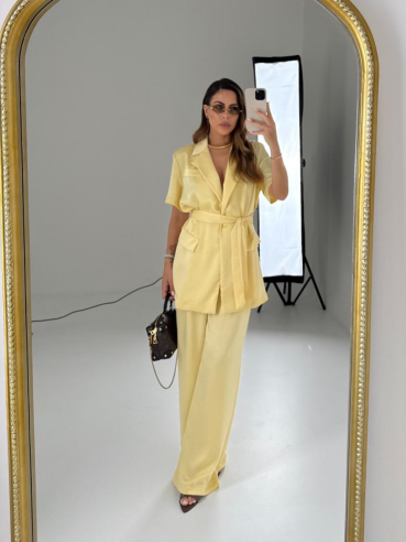 Tailleur satin Amyna giallo