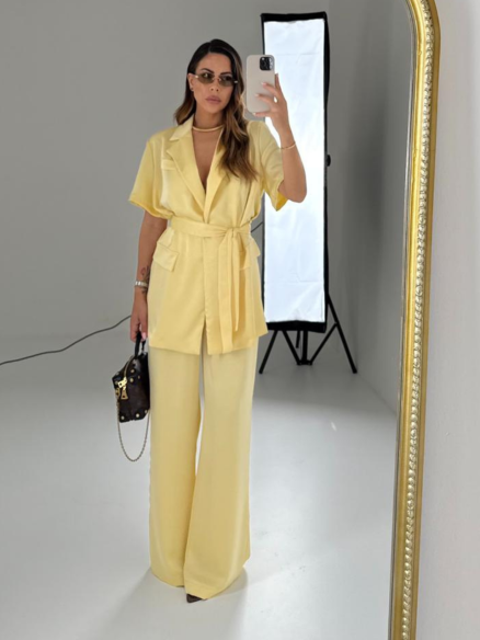 Tailleur satin Amyna giallo