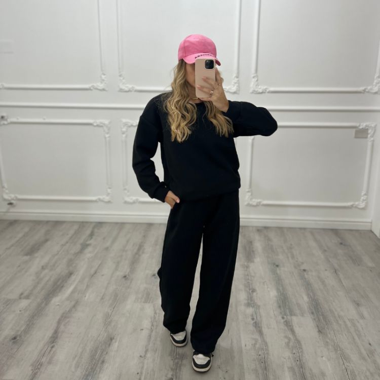 COMFY BLACK