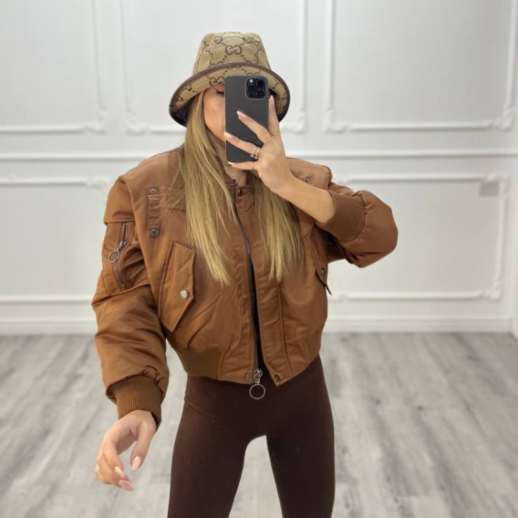 BOMBER LAILA