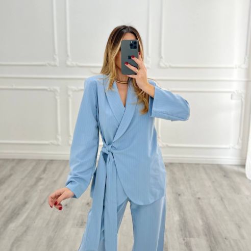 Tailleur gessato celeste