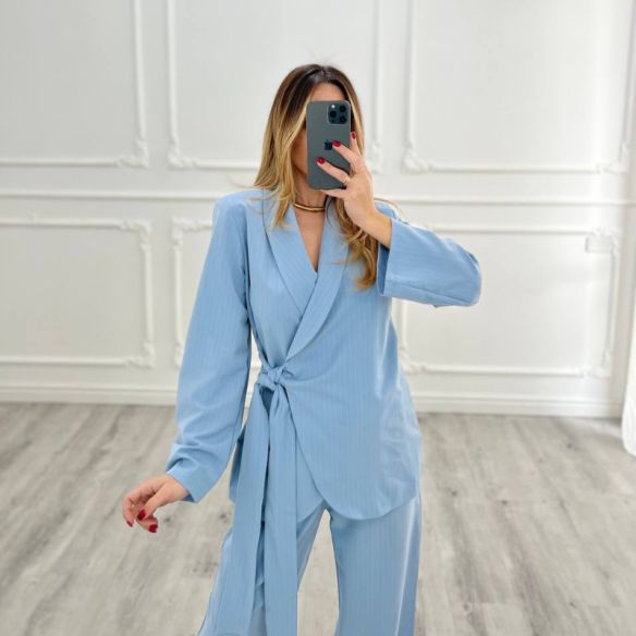 Tailleur gessato celeste