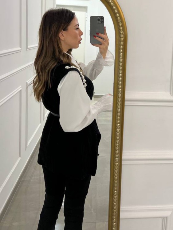 Gilet perla con camicia 2
