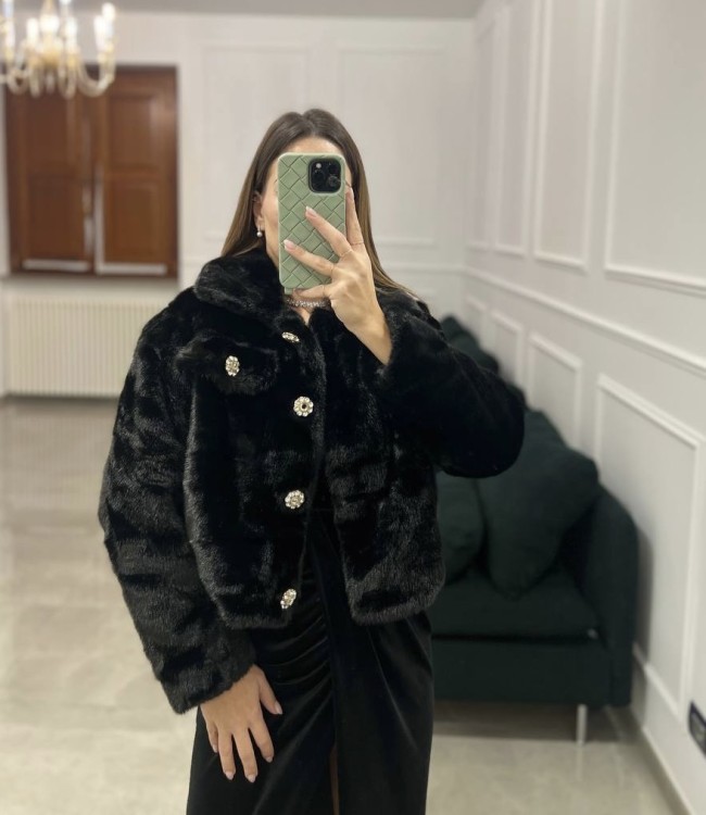 Pelliccia gioiello nera
