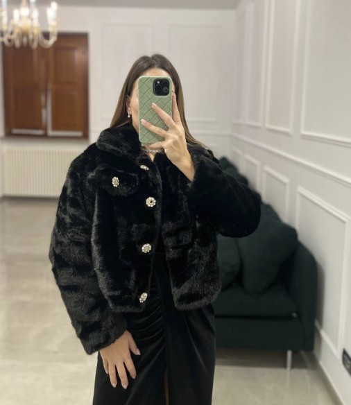 Pelliccia gioiello nera